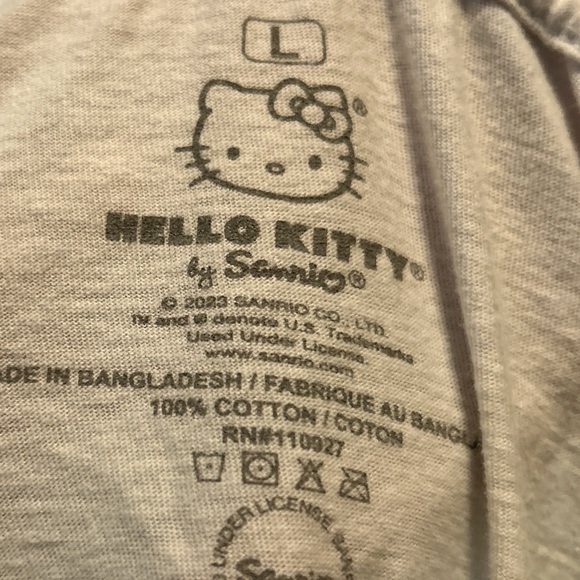 Hello Kitty Graphics Tee ~ Size Large - Picture 2 of 2